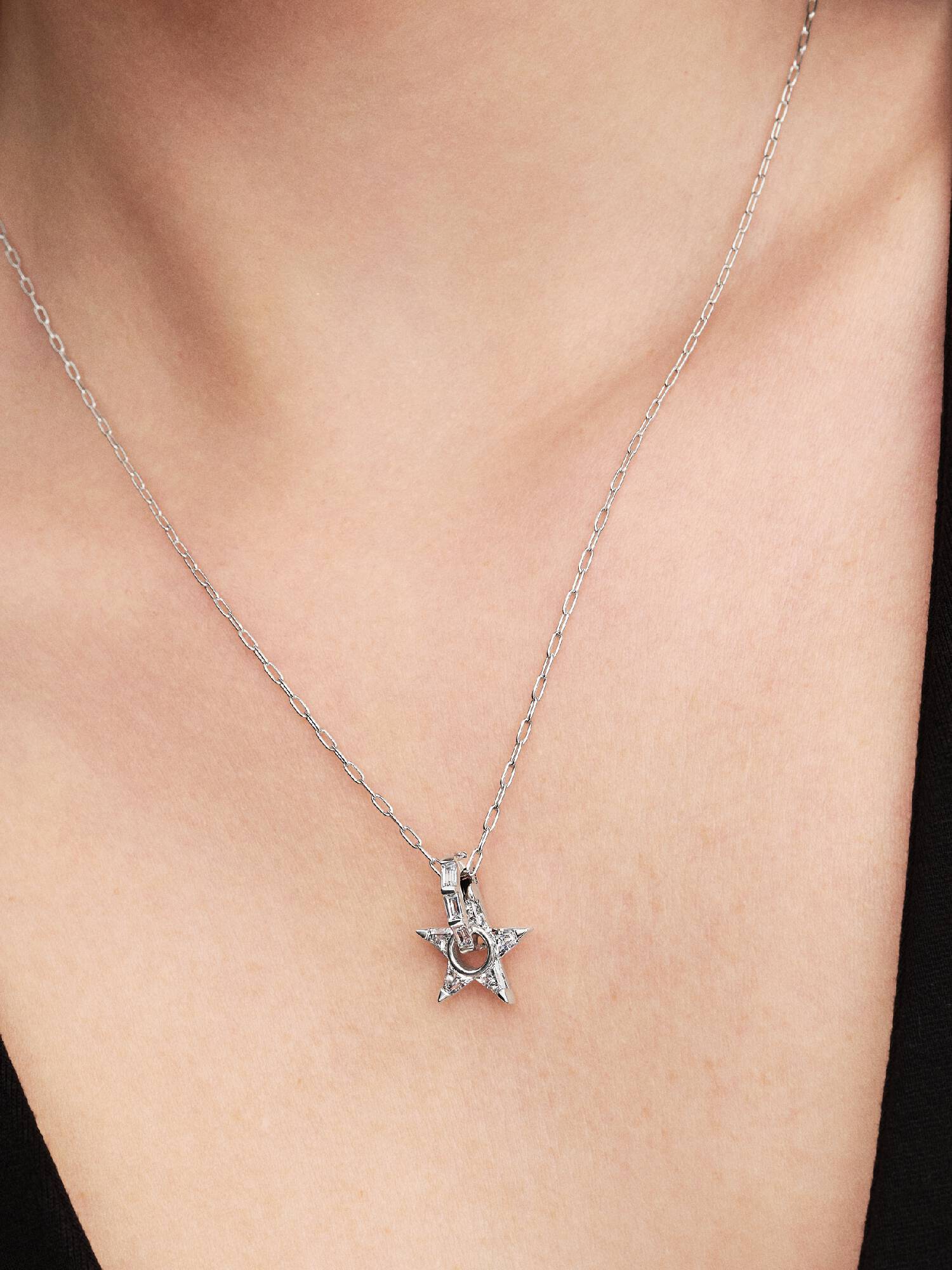 Collar con pendiente Stella brillante calada