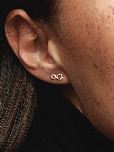 Aros de botón infinito reluciente Recubrimiento en Oro Rosa de 14k Talla única