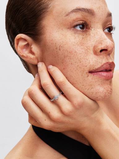 Anillo Baguette Estrella Brillante