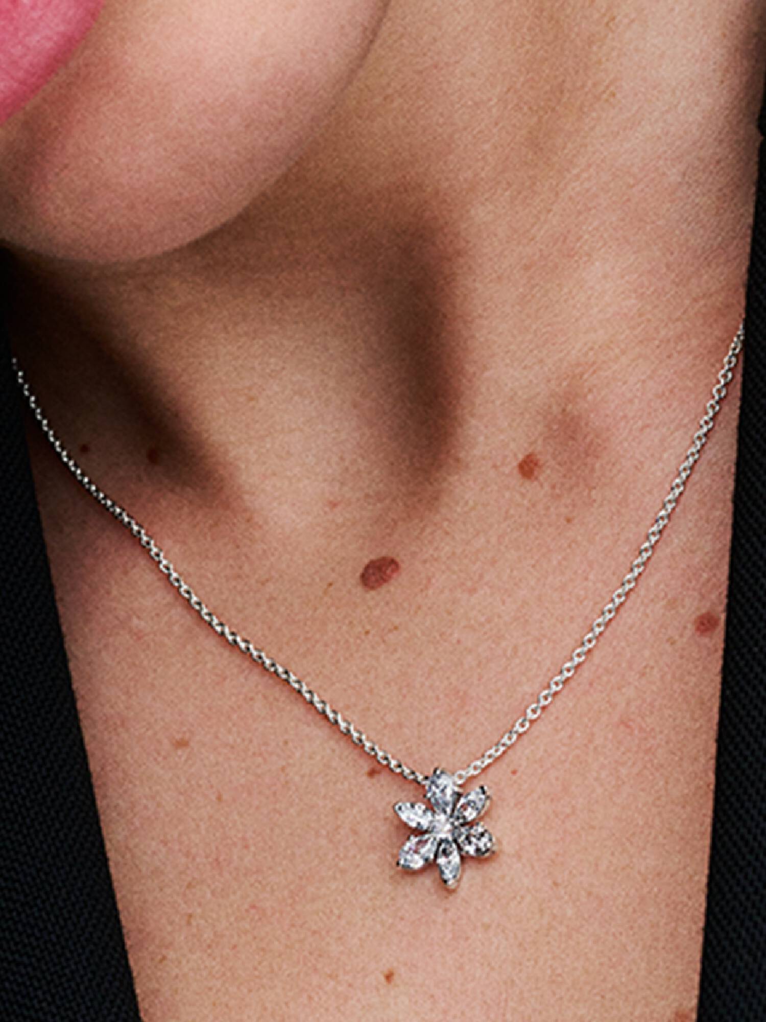 Collar con pendiente Racimo herbario reluciente Pandora Plata Esterlina