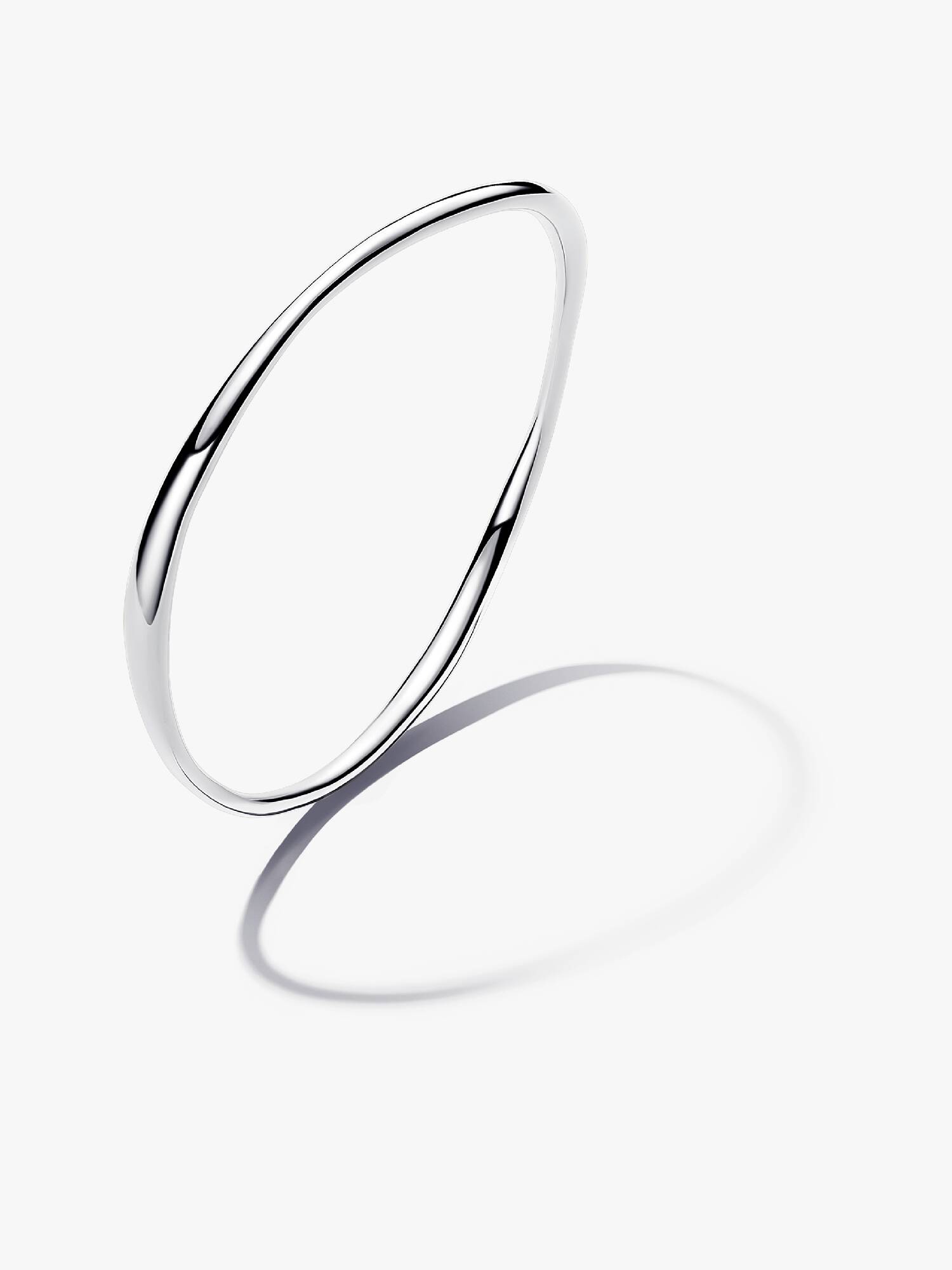 Brazalete Rígido Forma Orgánica Plateado 17 cm