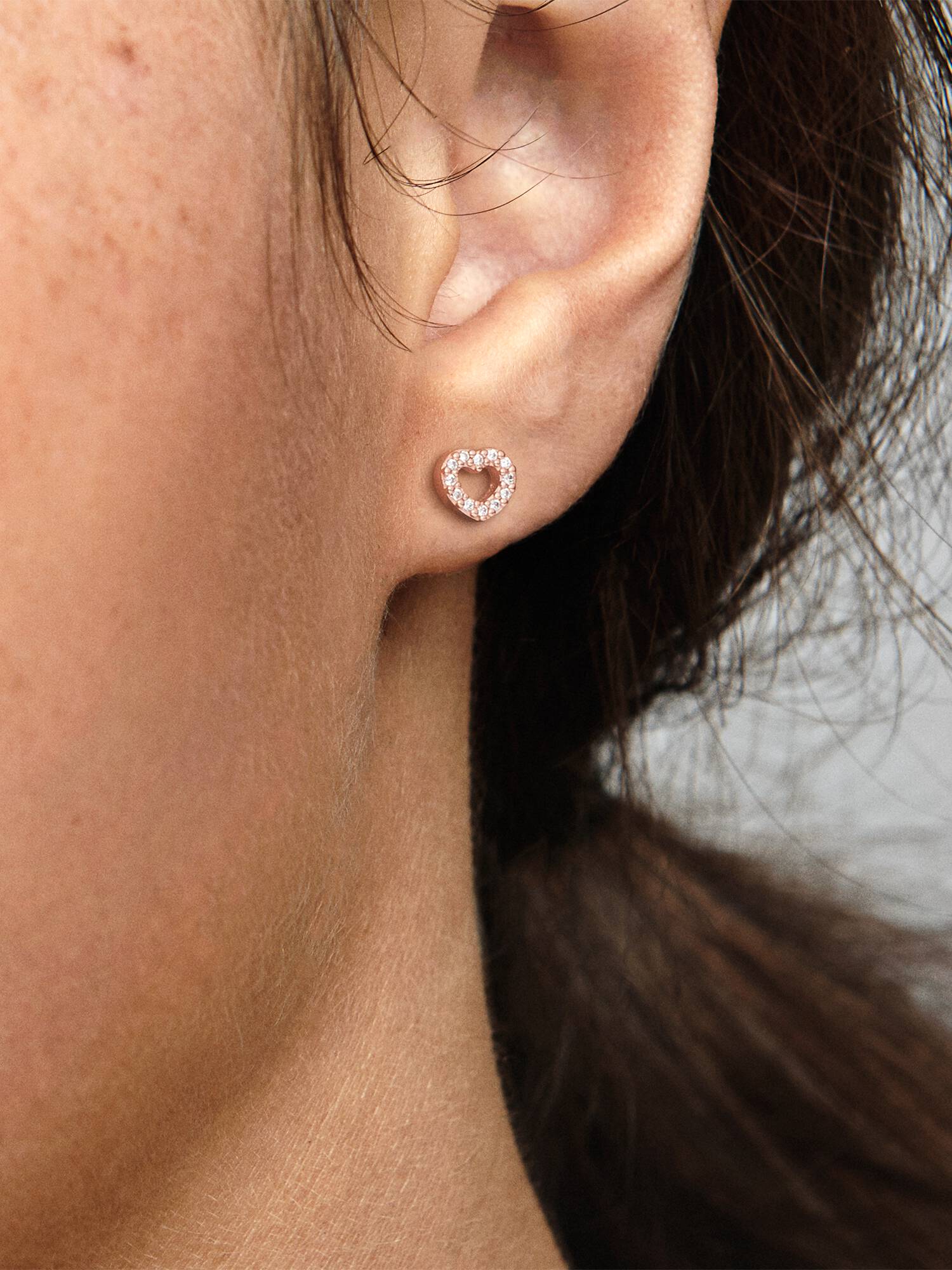 Aros de botón Corazón abierto Recubrimiento en Oro Rosa de 14k Talla única