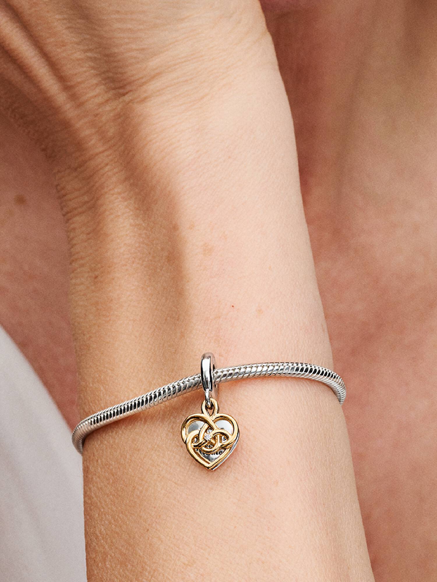 Charm Colgante Doble Grabable Mama con un Diamante Sintético Creado en Laboratorio Talla única