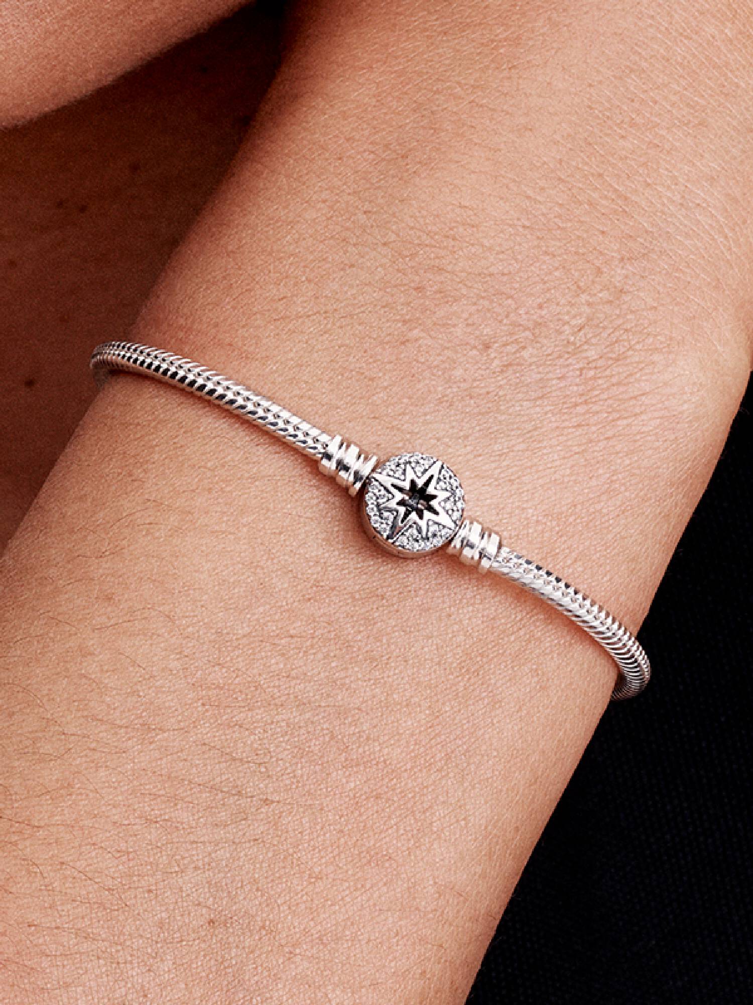 Brazalete Pandora Moments Cadena de Serpiente con Cierre de Estrella Polar 16 cm