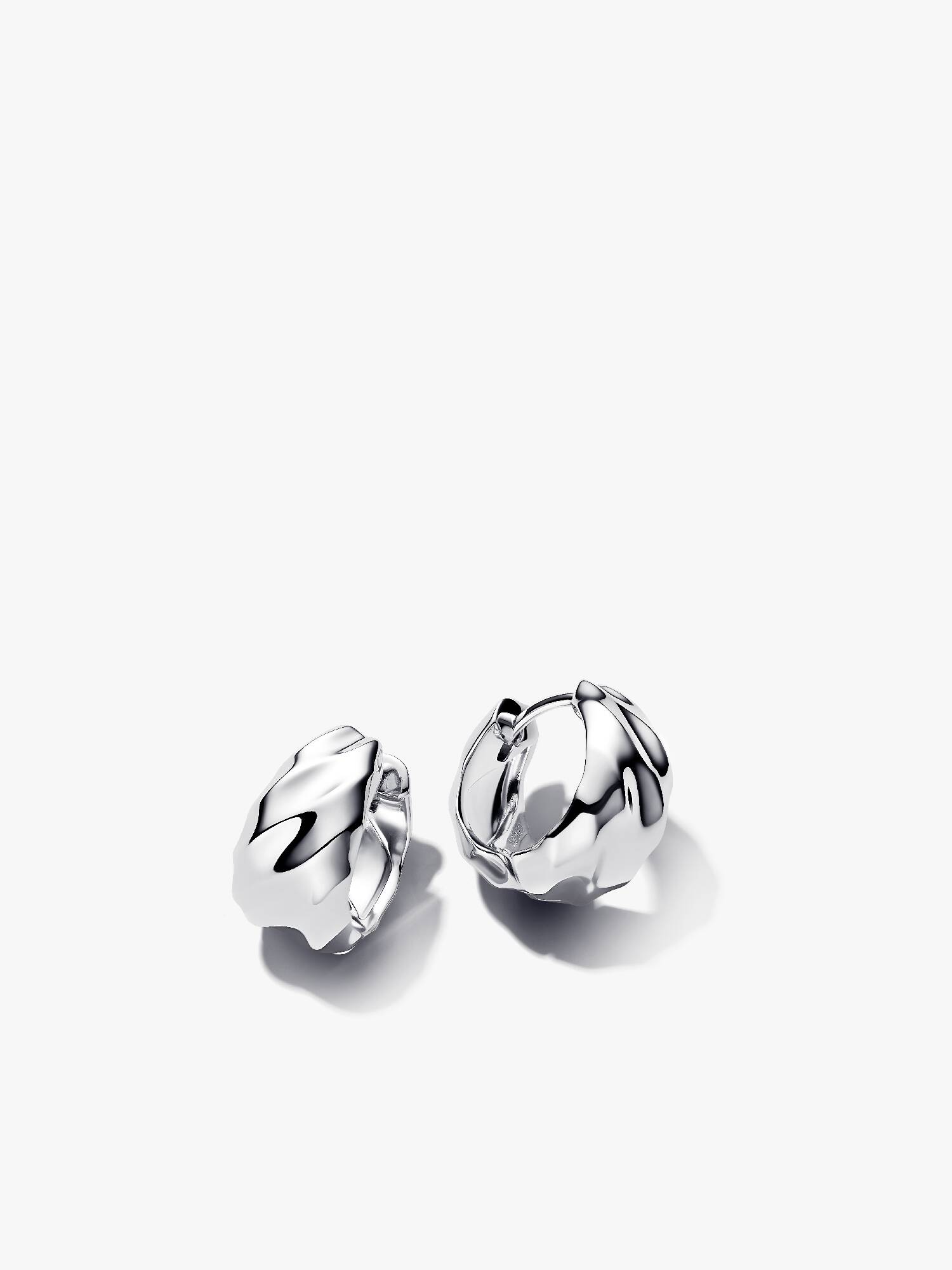 Aros tipo argolla pequeños ondulados