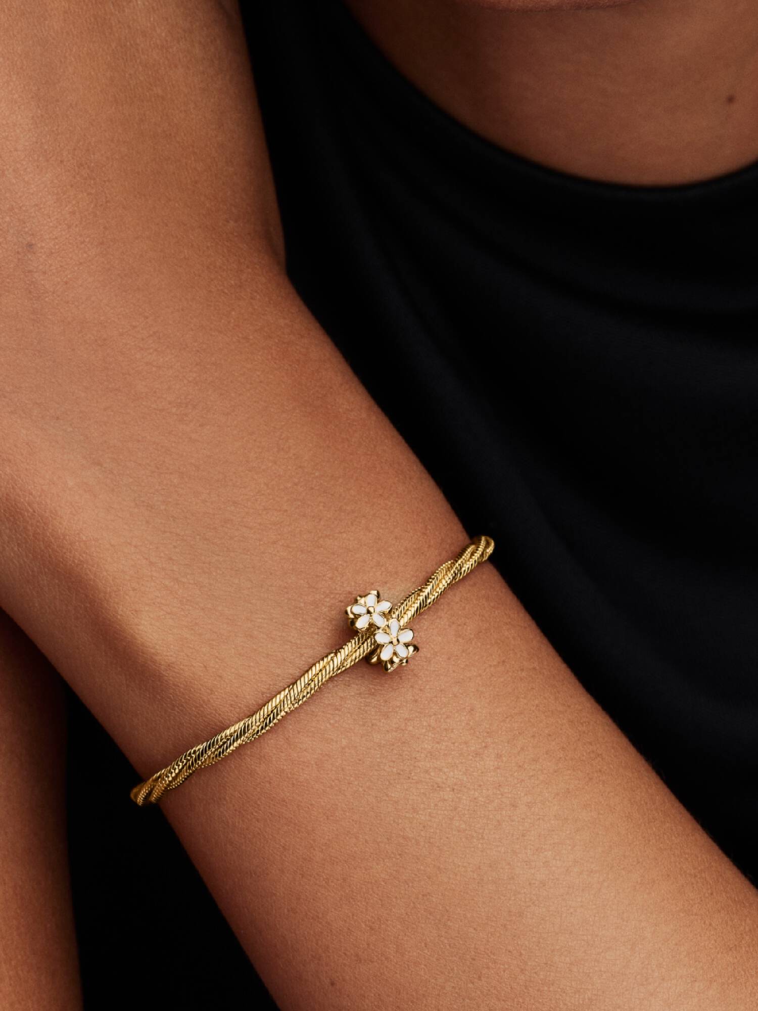 Charm Espaciador Margarita Blanca
