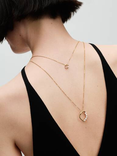 Collar Círculo Forma Orgánica en Pavé y Perla Cultivada de Agua Dulce Oro