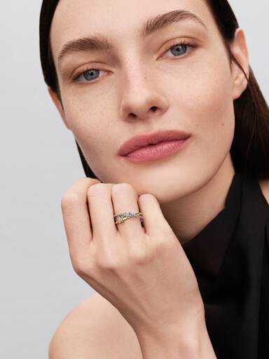 Anillo Estrella Brillante Cruzado