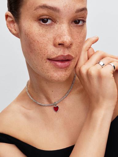 Collar de Malla Brillante con Cierre de Corazón