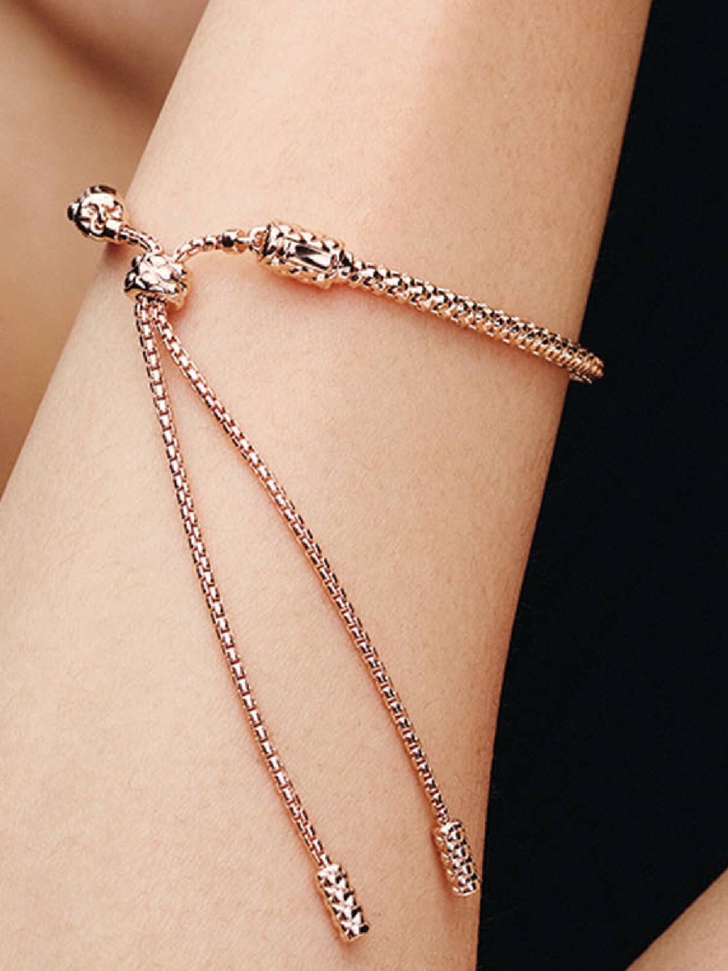 Brazalete Pandora Moments Cadena con Tachuelas Deslizante Rosa 28 cm