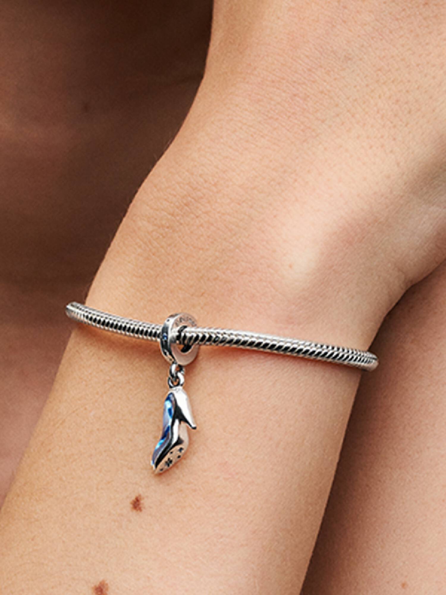 Charm Colgante Zapato de Cristal de La Cenicienta de Disney