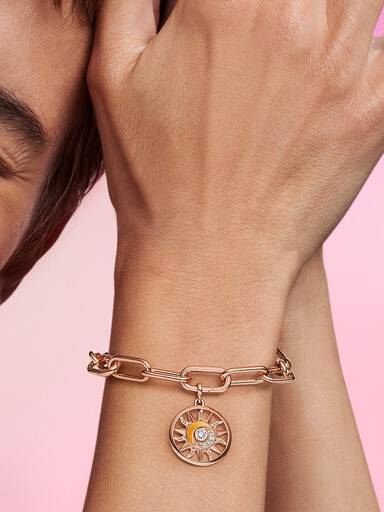 Charm Medallón Poder del Sol Pandora ME
