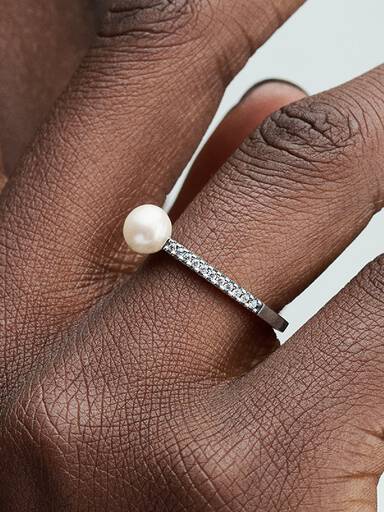 Anillo Perla Cultivada de Agua Dulce Tratada y Pavé 50