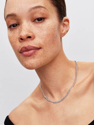 Collar de cadena de bordillo