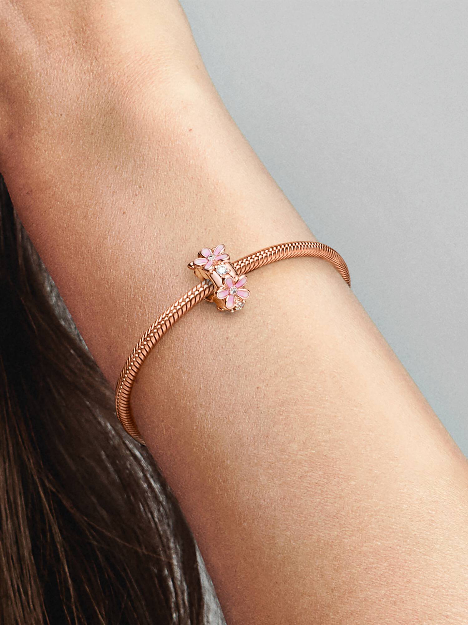Clip Charm Fijo Margarita Rosa Bañado en Oro Rosa de 14k